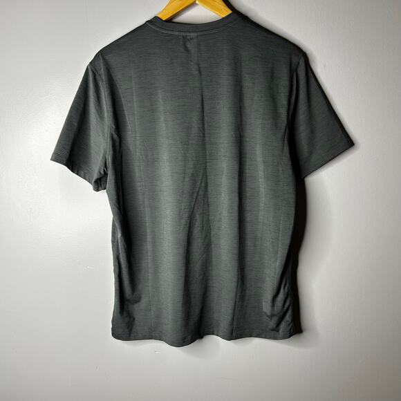 Ten Thousand Shirt Mens M Gray Performance Short Sleeve Performance Tee Gym Lift - Picture 6 of 7